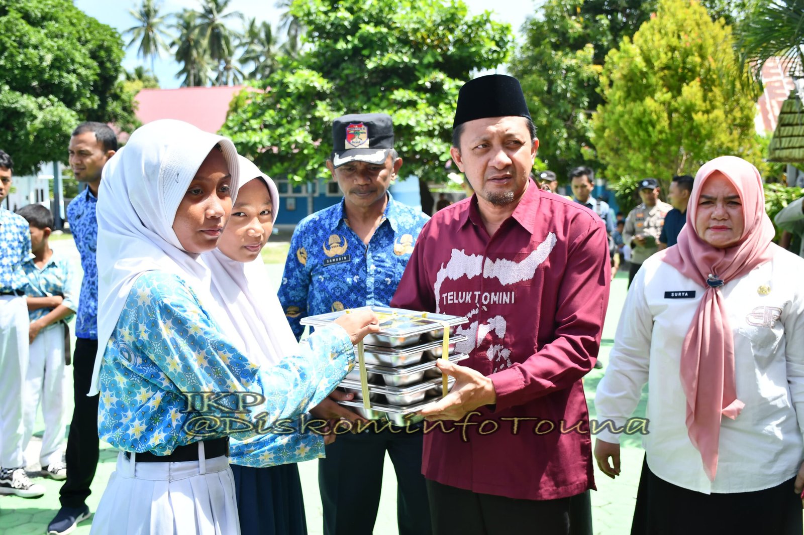 Tinjau Pemberian MBG, Bupati Ilham Lawidu Dukung Sepenuhnya Program Pemerintah Pusat.